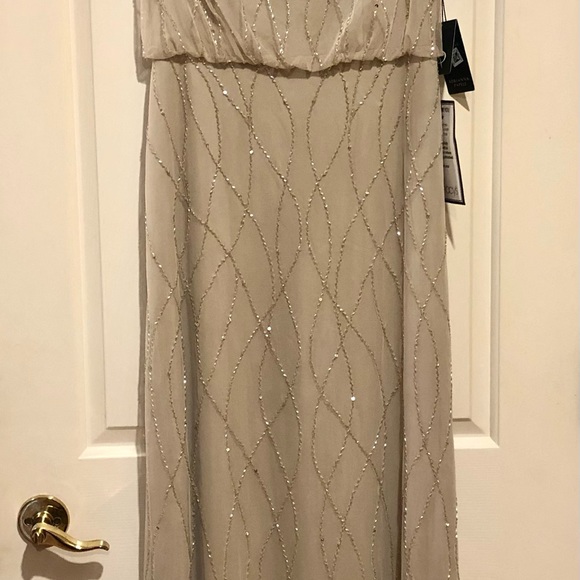 NWT Mother of the Bride/Groom, Evening Dress, Adrianna Papell, size 2 Champagne - Picture 4 of 5